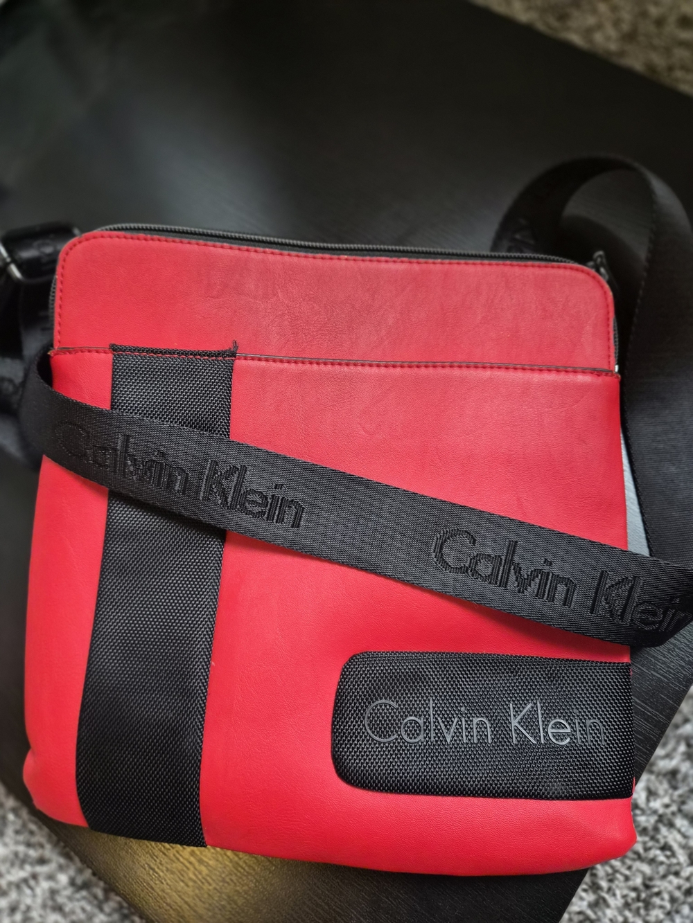 Calvin Klein Red Crossbody Purse – Vintage/Y2K Retro Style